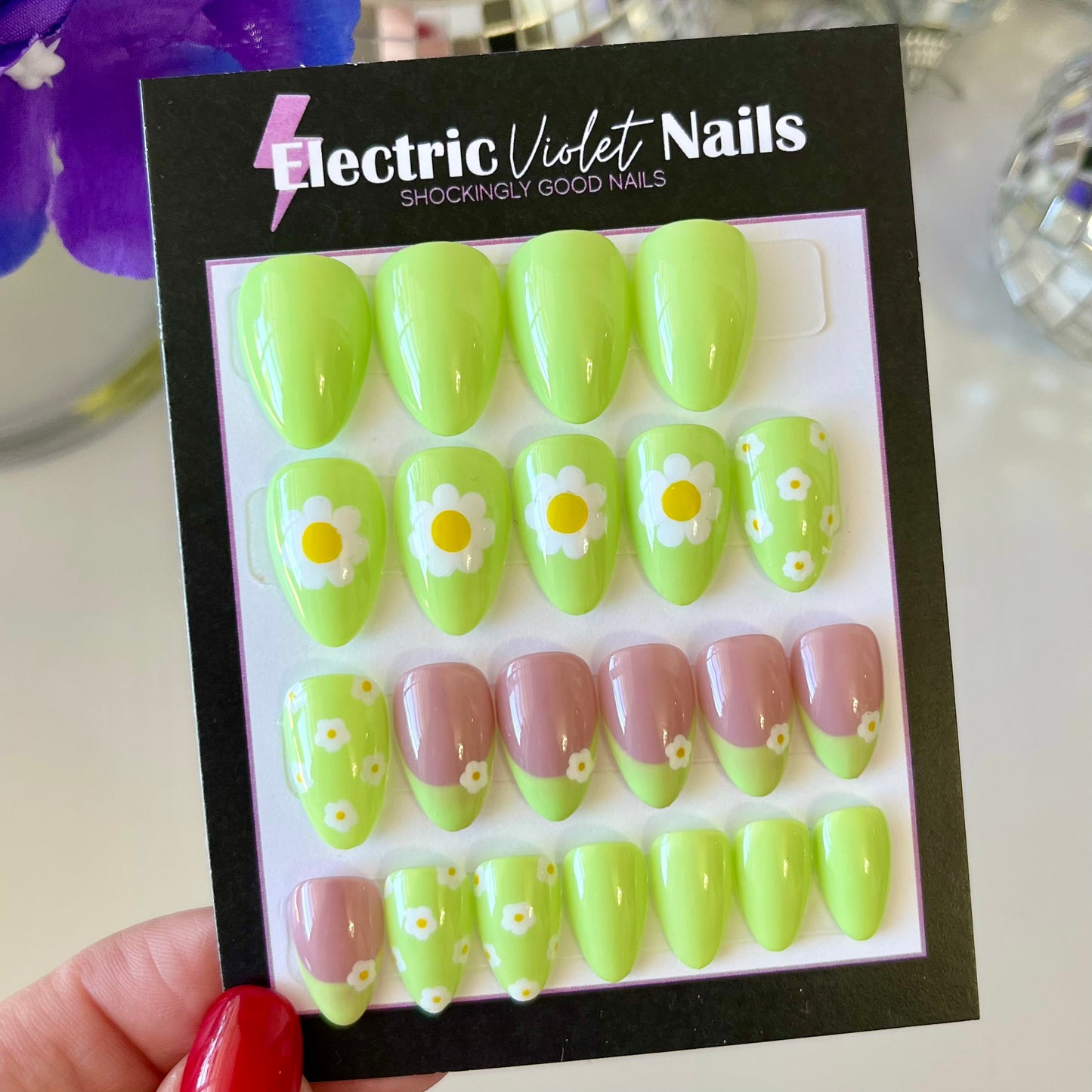 XS Almond Lime Dasies Press-on Nail Set