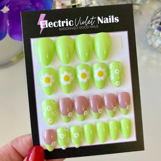 XS Almond Lime Dasies Press-on Nail Set