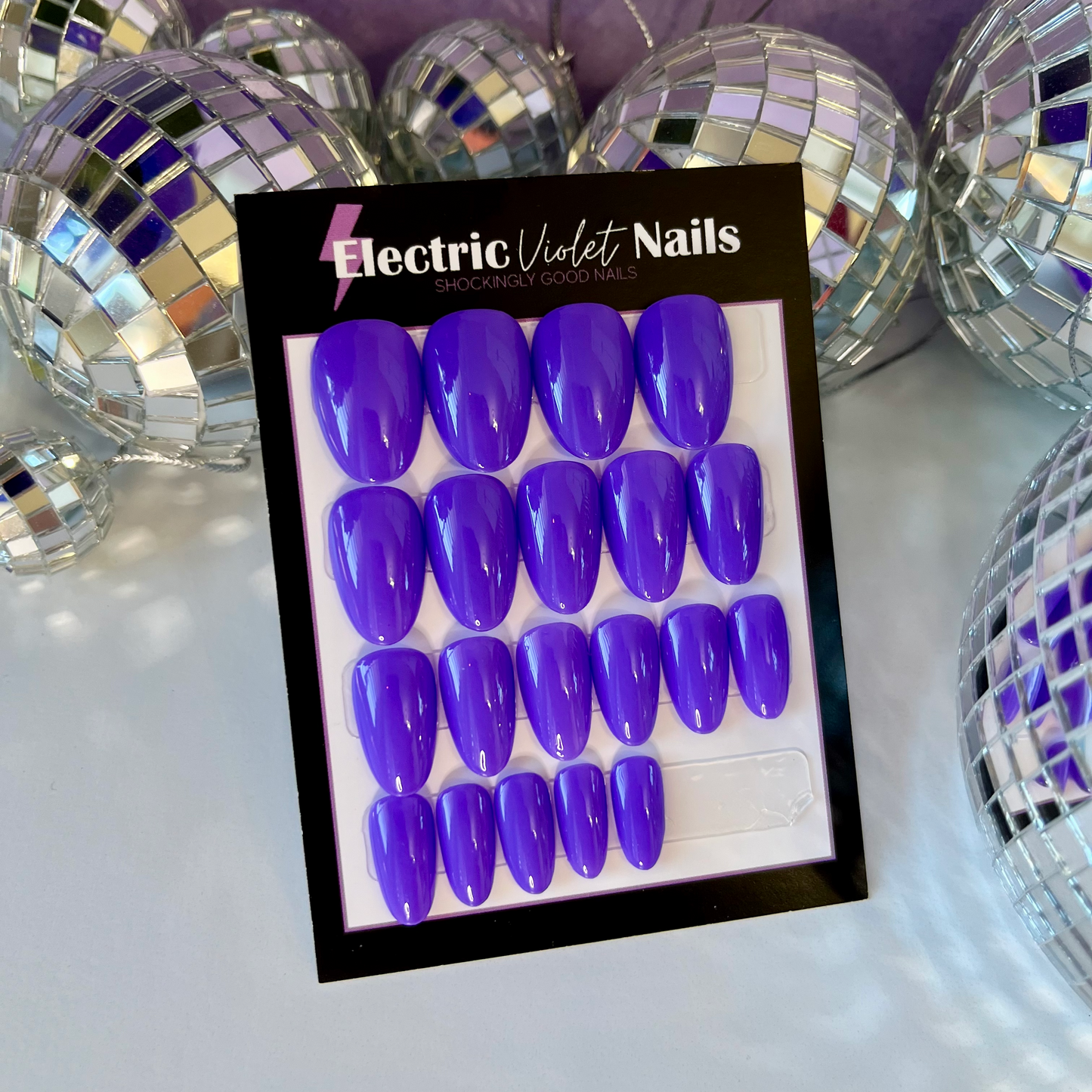 Short Round Violet Press-on Nail Set