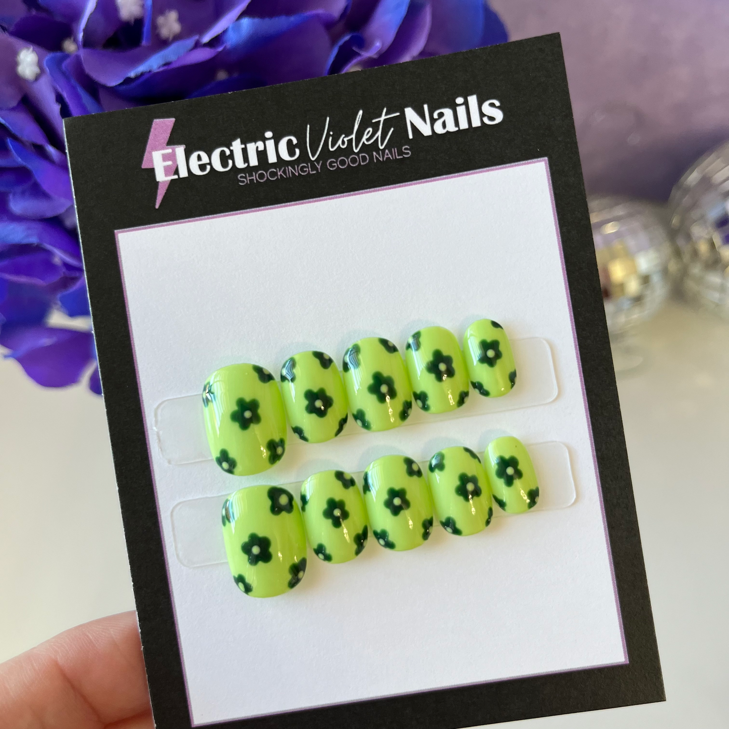 Green Flower Child Press-on Nails (Size Medium)